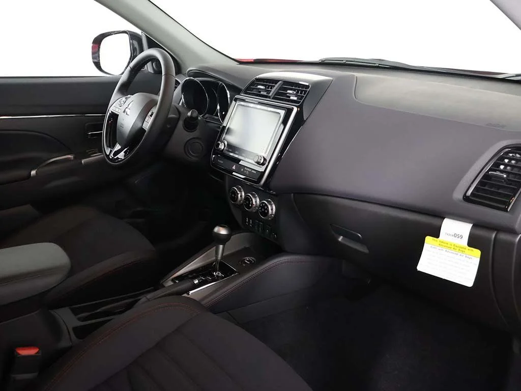 2025 Mitsubishi Outlander Sport SE - Photo 25