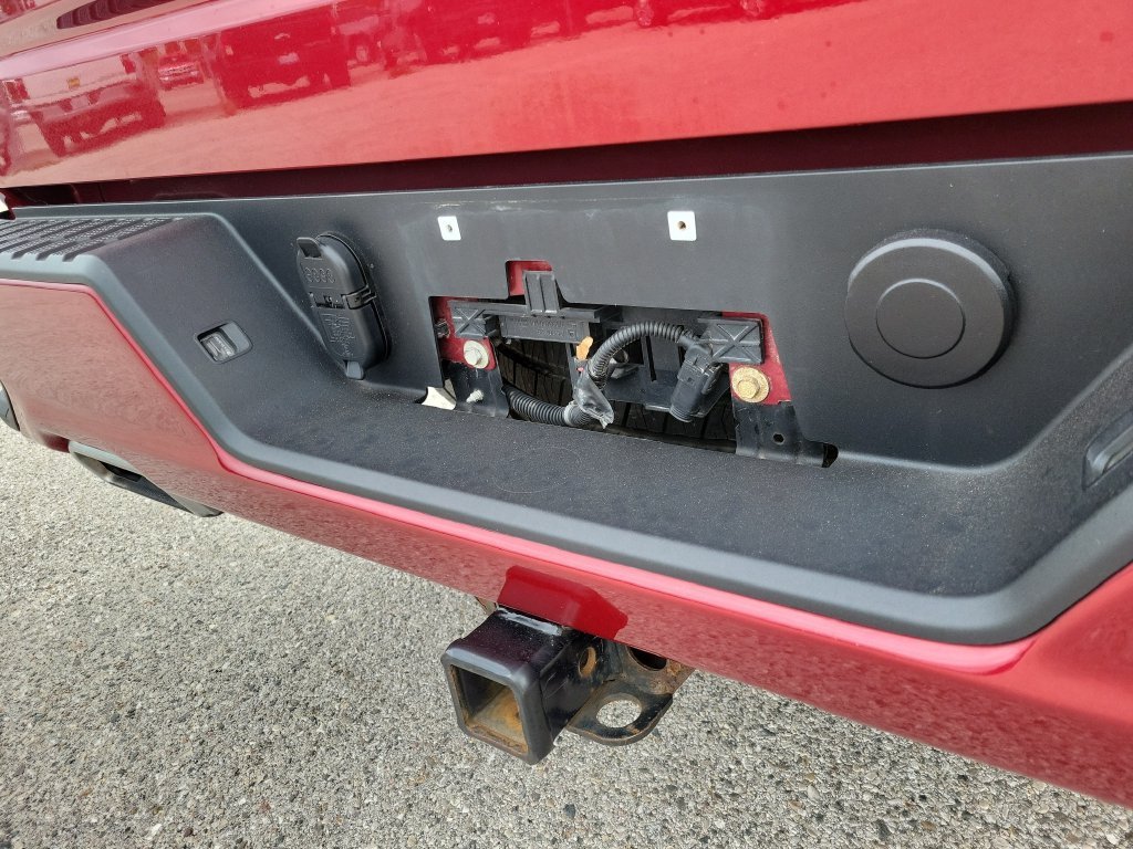 Used 2019 CAJUN RED TINTCOAT Chevrolet RST image 10