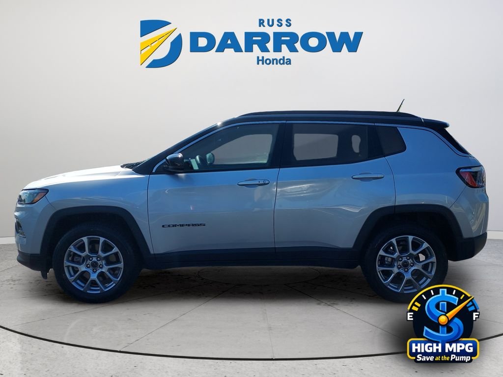 Used 2025 Silver Jeep Limited image 2