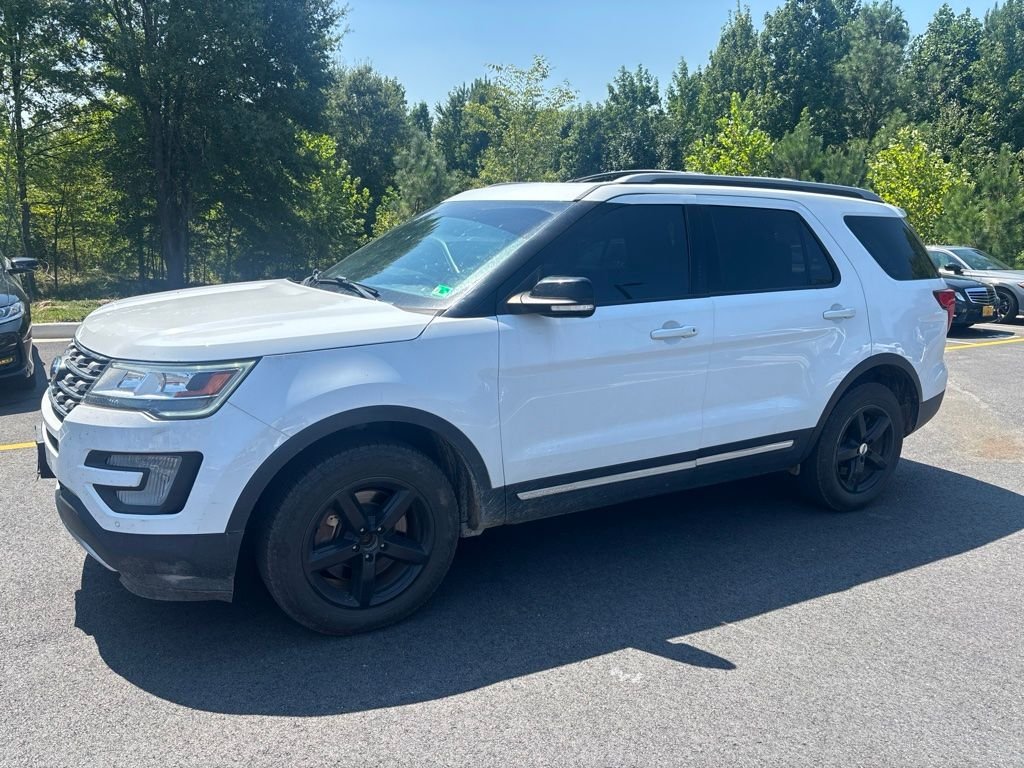 2017 Ford Explorer XLT 4WD photo