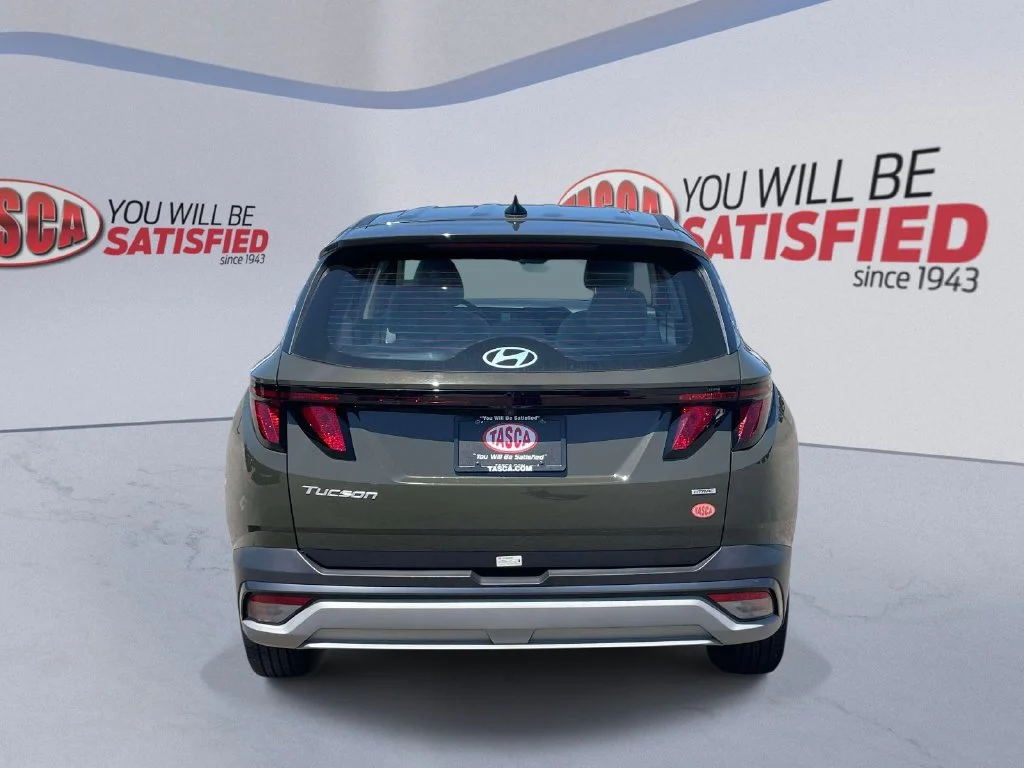 Certified Used 2025 Green Hyundai SE image 7