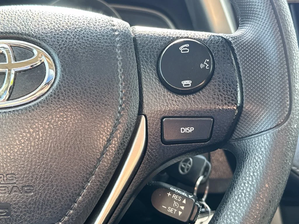 Used 2015 Silver Toyota XLE image 20