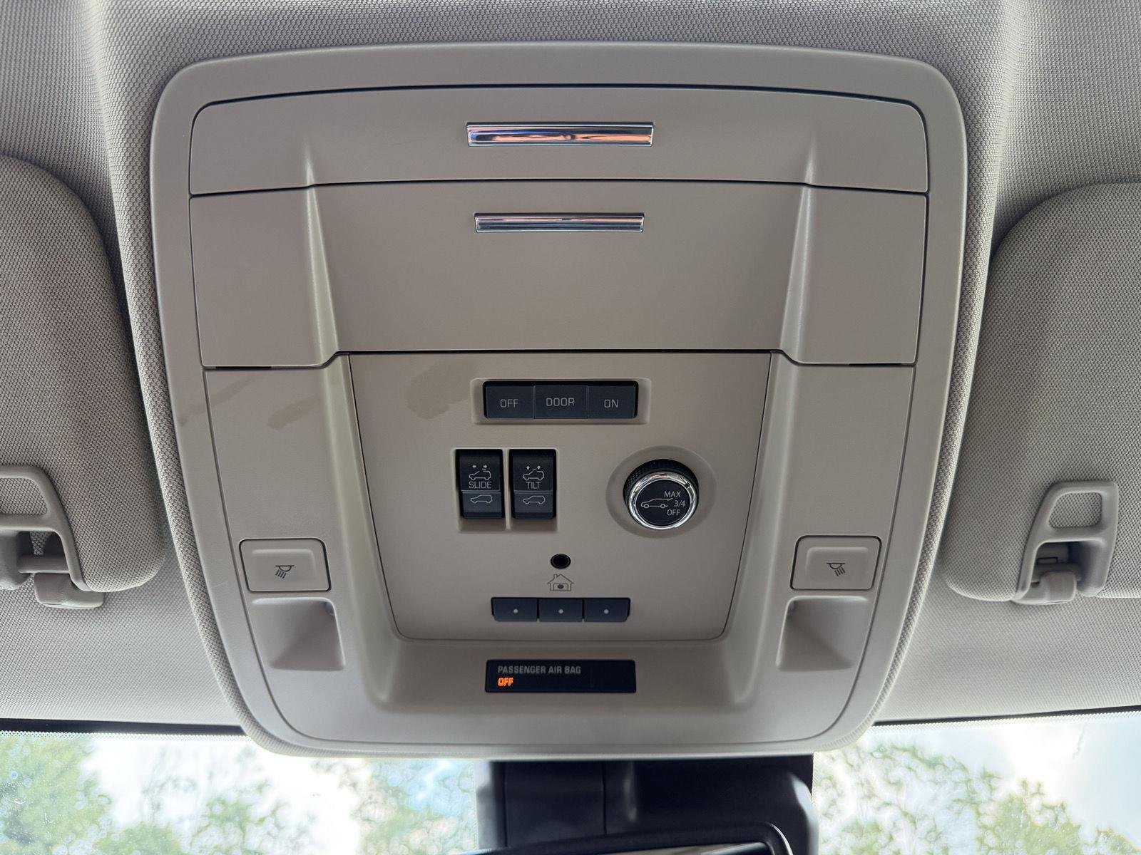 Used 2020 Iridescent Pearl Tricoat Chevrolet LT image 13