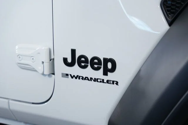 New 2026 Bright White Clear-Coat Exterior Paint Jeep Sport S image 44