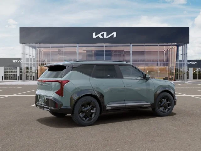 New 2027 Iceberg Green Kia X-Line S image 7