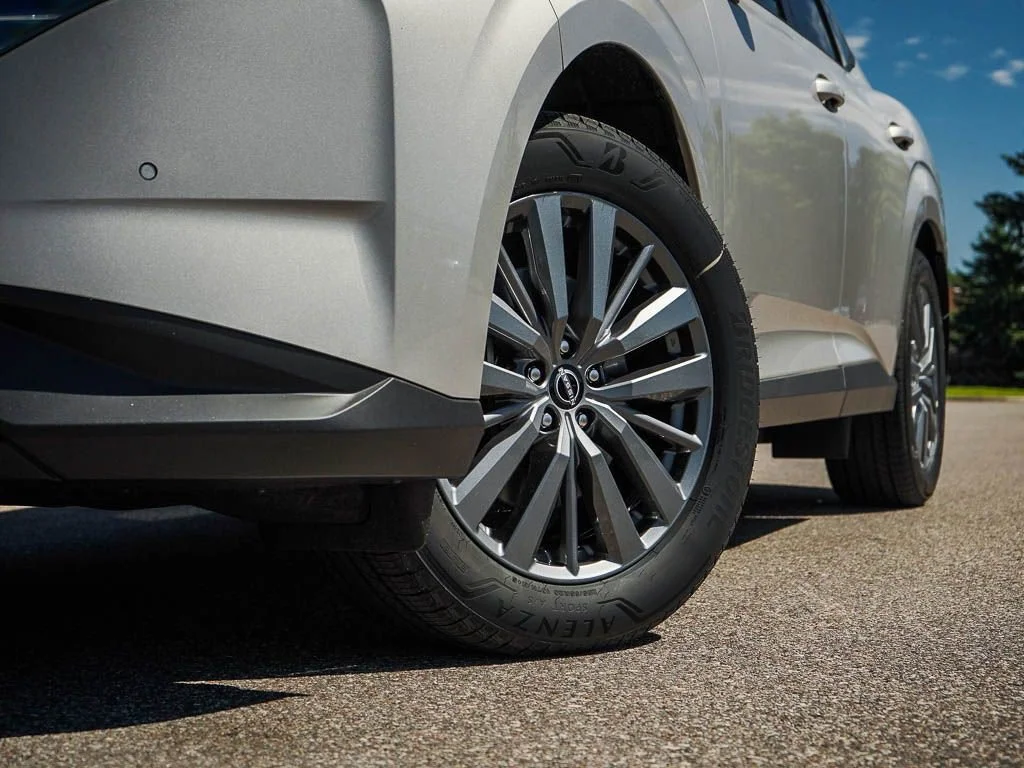 New 2026 Champagne Silver Metallic Nissan SL image 6