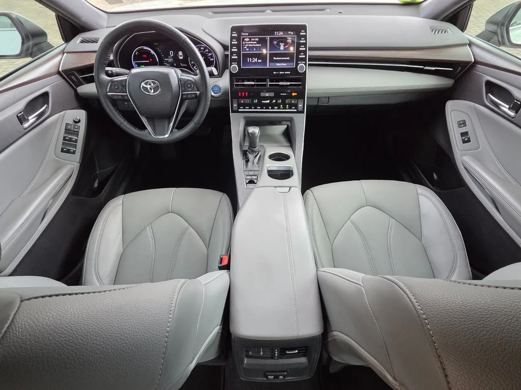 Used 2021 Beige Toyota XLE Plus image 4