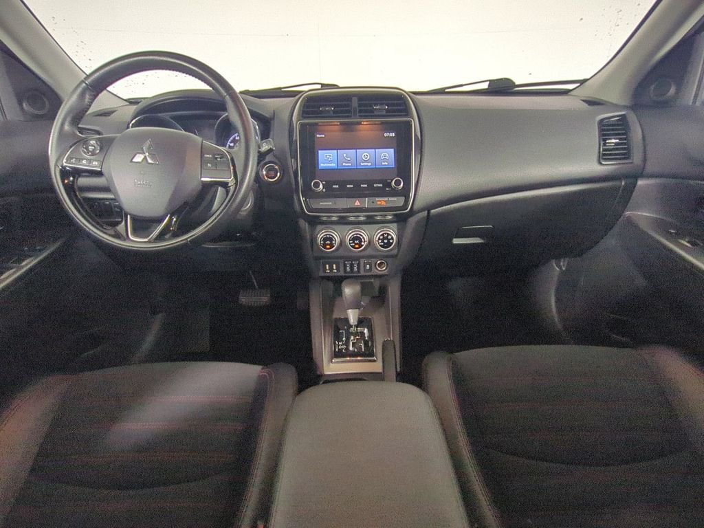 Used 2024  Mitsubishi 2.0 ES image 17