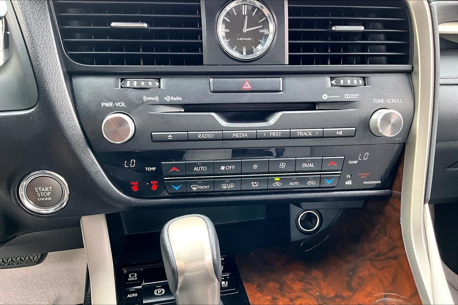 Used 2019 Atomic Silver Lexus  image 32