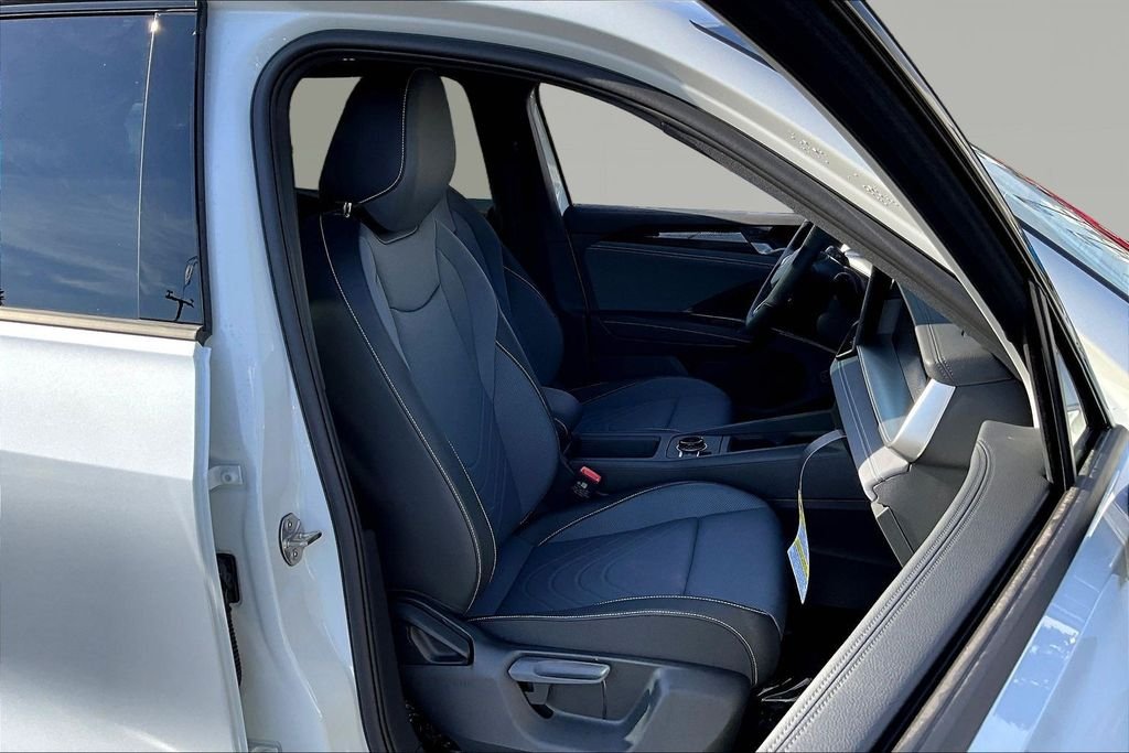 New 2026 White Volkswagen 2.0T SE R-Line Black image 29