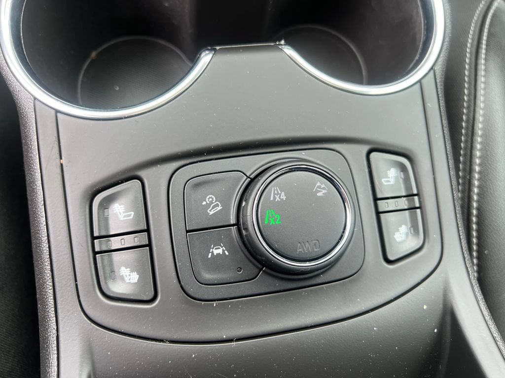 Certified Used 2024 Riptide Metallic GMC SLT image 19