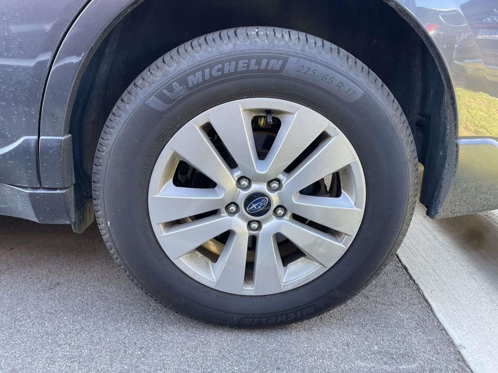 Used 2019 Magnetite Gray Metallic Subaru Premium image 5