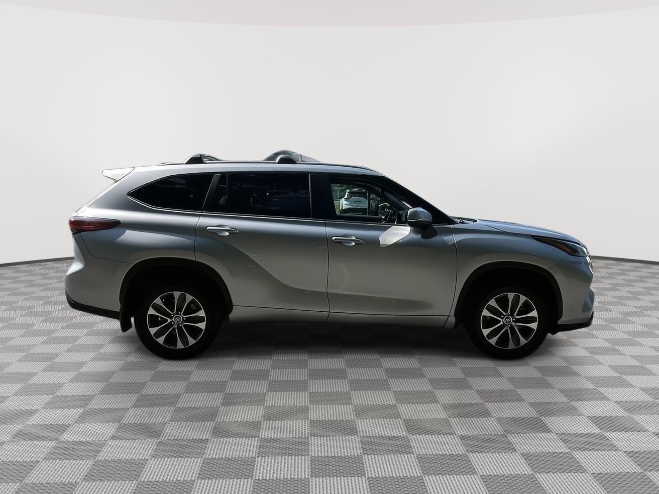 Used 2023 Celestial Silver Metallic Toyota XLE image 5