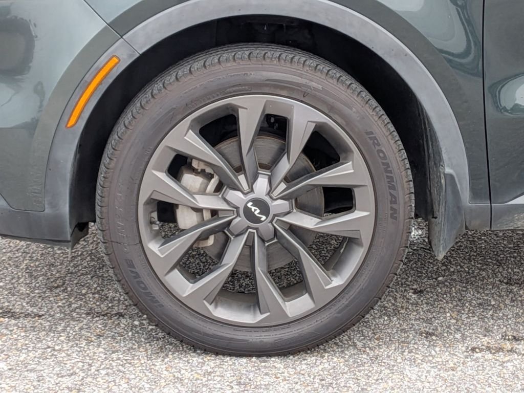 Used 2023 Green Kia X-Line SX Prestige image 11