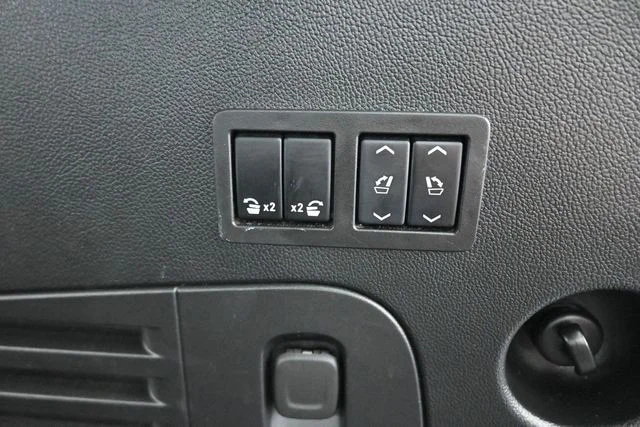 Used 2020 Black GMC SLT image 29