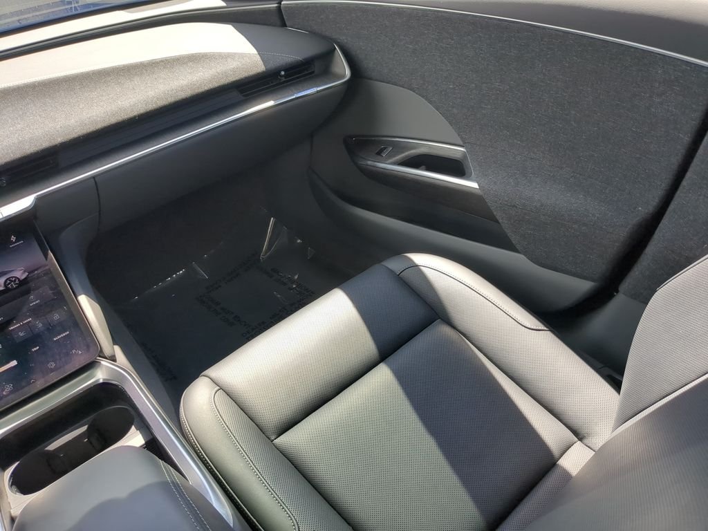 Used 2024 Red Lucid Touring image 15