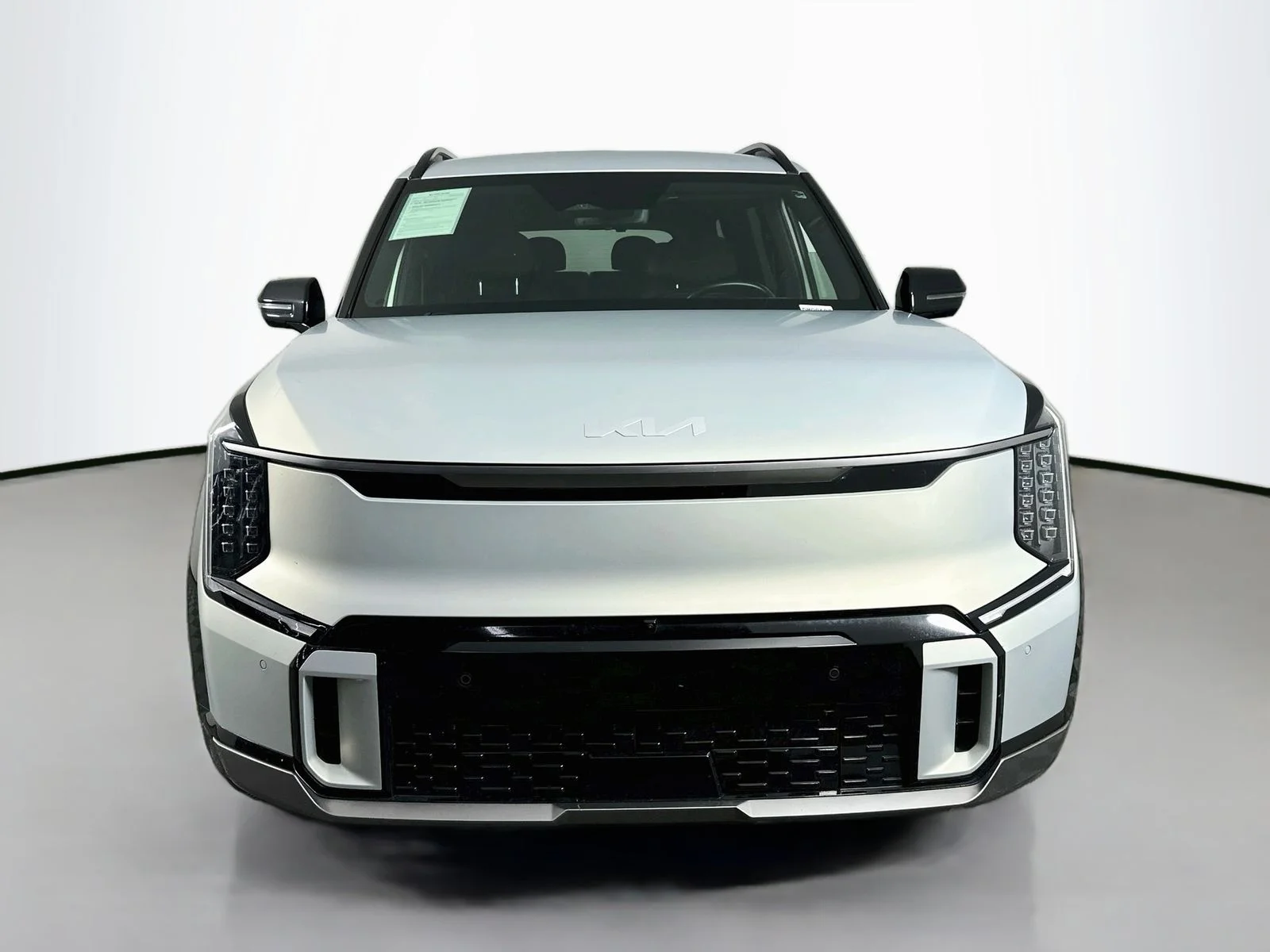 Used 2024 Kia EV9 GT-Line with VIN KNDAEFS54R6031652 for sale in Gladstone, OR