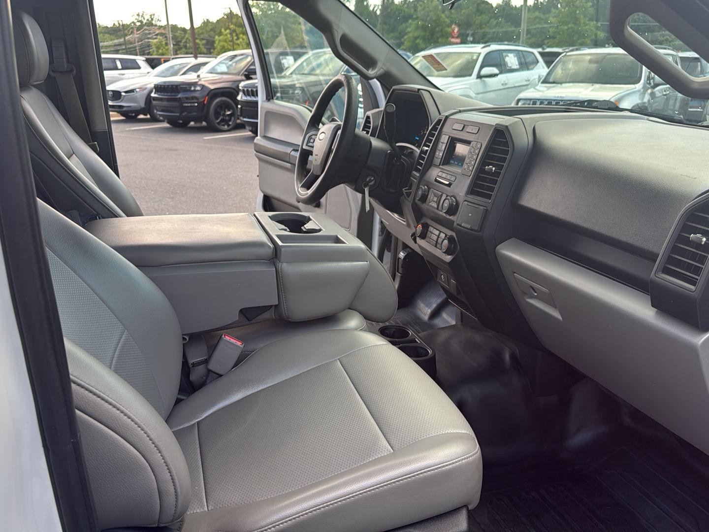 Used 2017 OXFORD WHITE FORD  image 26