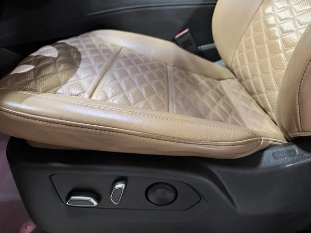 Used 2022 Gray Cadillac Premium image 32