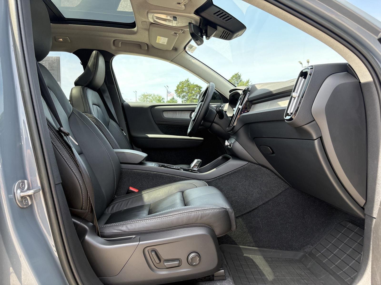 Used 2023 Thunder Grey Metallic Volvo Plus Dark Theme image 15