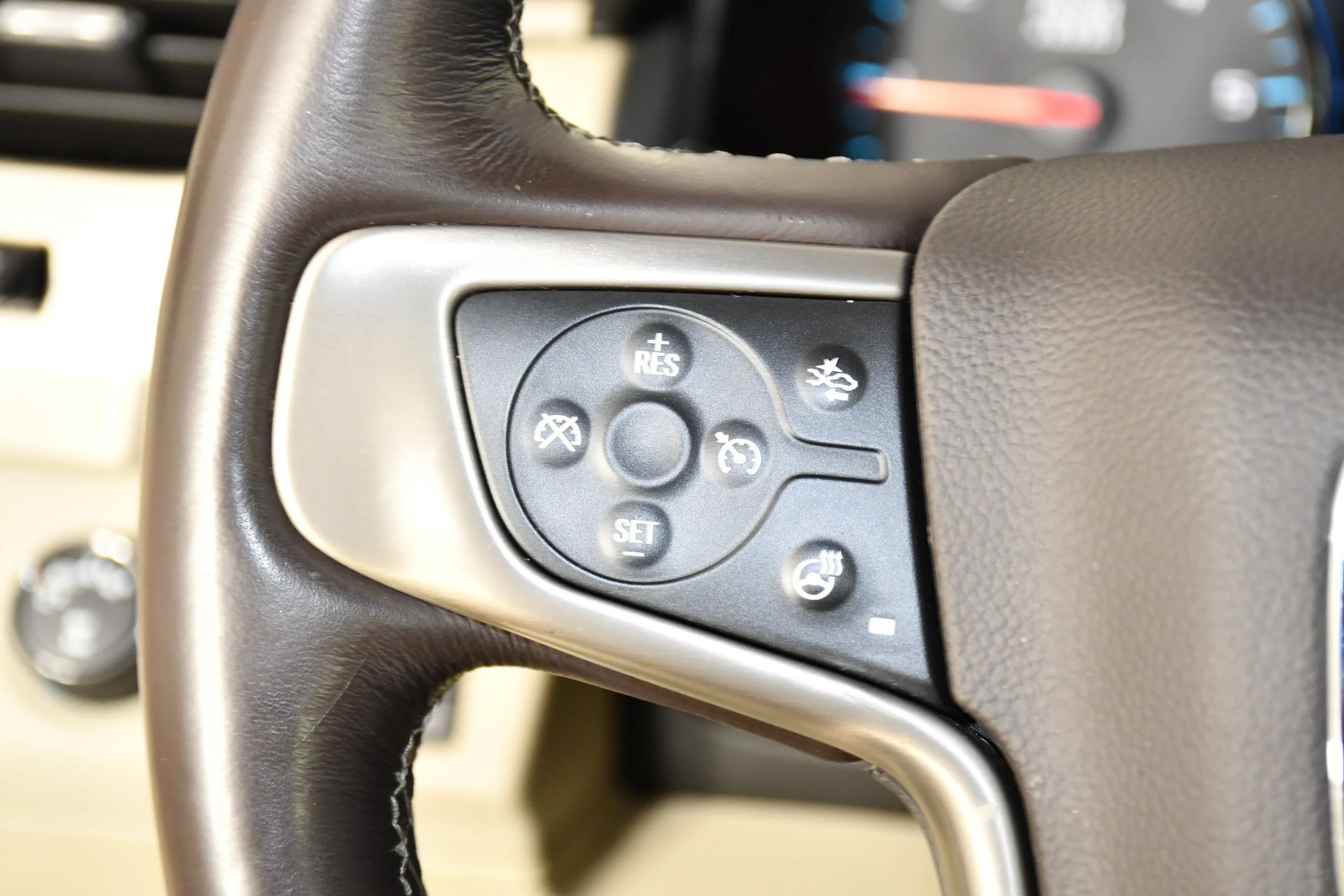 Used 2018 Onyx Black GMC Denali image 21