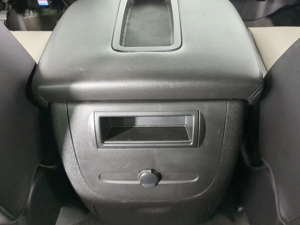 Used 2013 White GMC SLT image 22