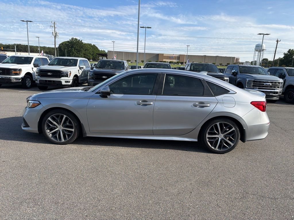 Used 2024 Lunar Silver Metallic Honda Touring image 5
