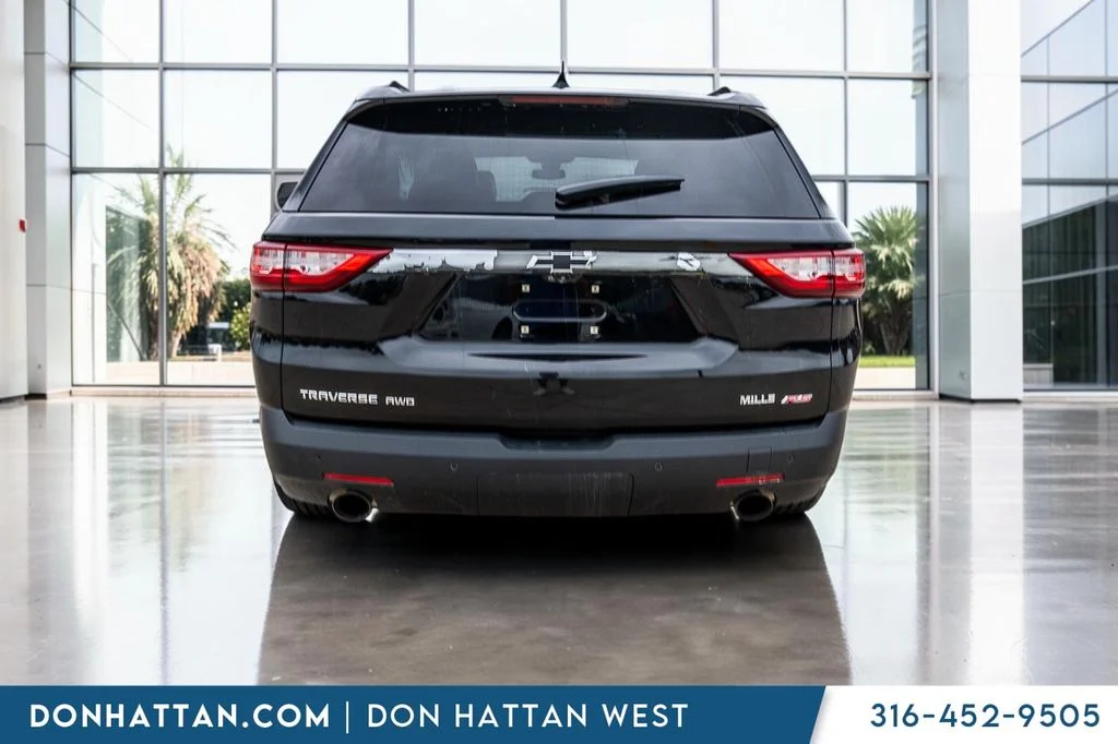 Used 2020 Black Chevrolet RS image 39