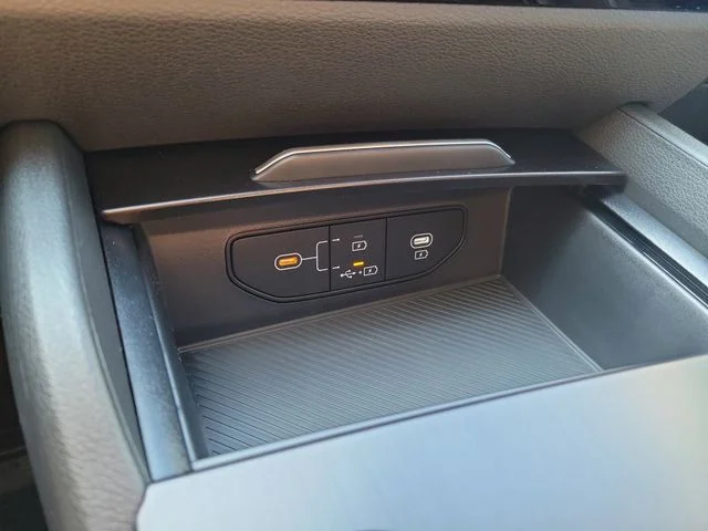 New 2026 Snow White Pearl Kia LX image 22