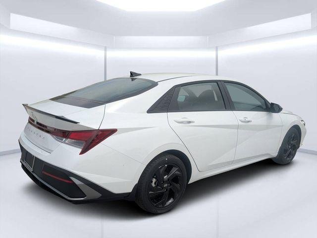 New 2026 White Hyundai SEL Sport image 3