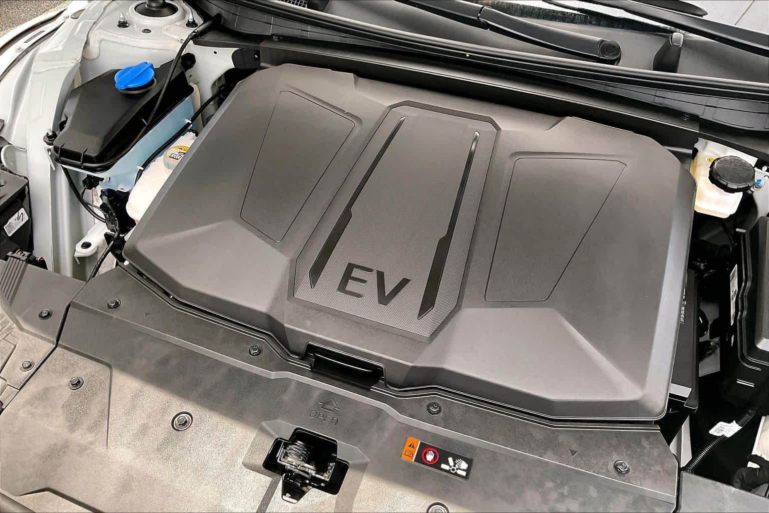 Certified Used 2025 Cyber Gray Hyundai Limited image 32