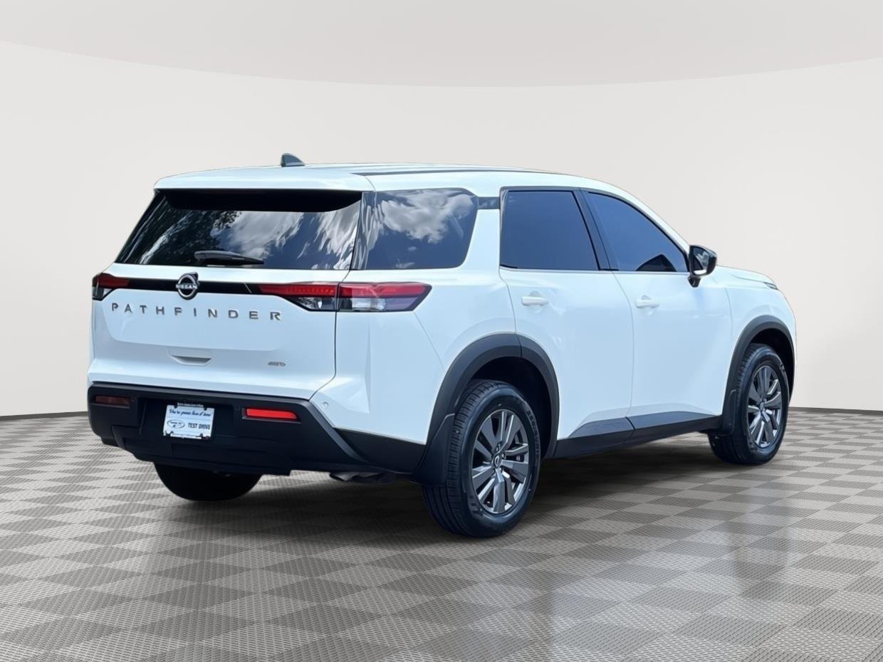 Used 2025 Glacier White Nissan S image 6