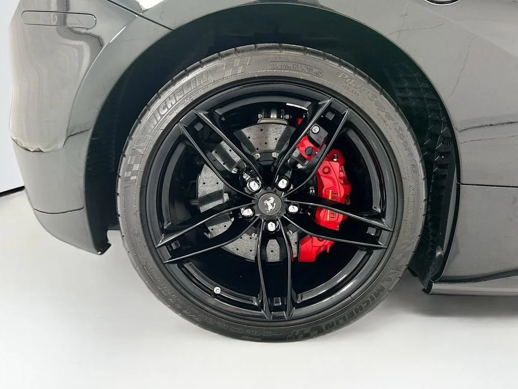 Used 2018 Nero Ferrari  image 35