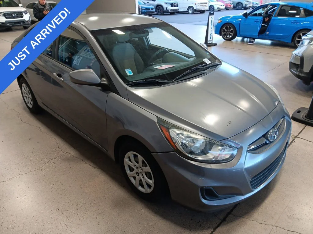 Used 2014 Gray Metallic Hyundai GLS image 2