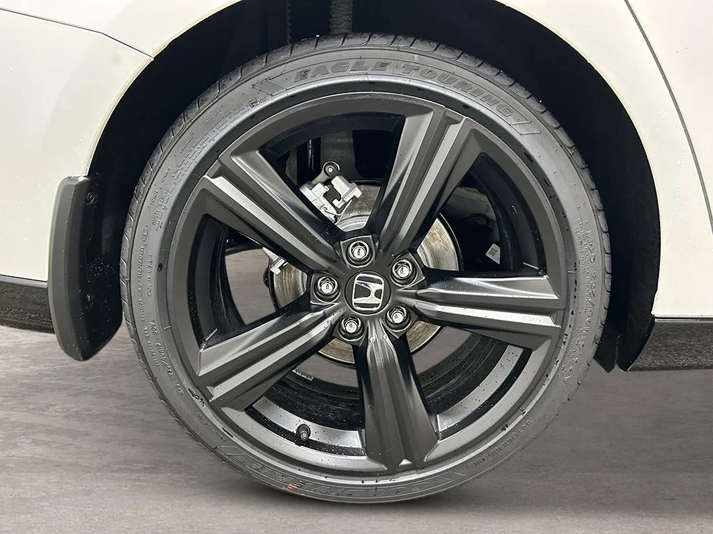 New 2026 Platinum White Pearl Honda Sport-L image 9