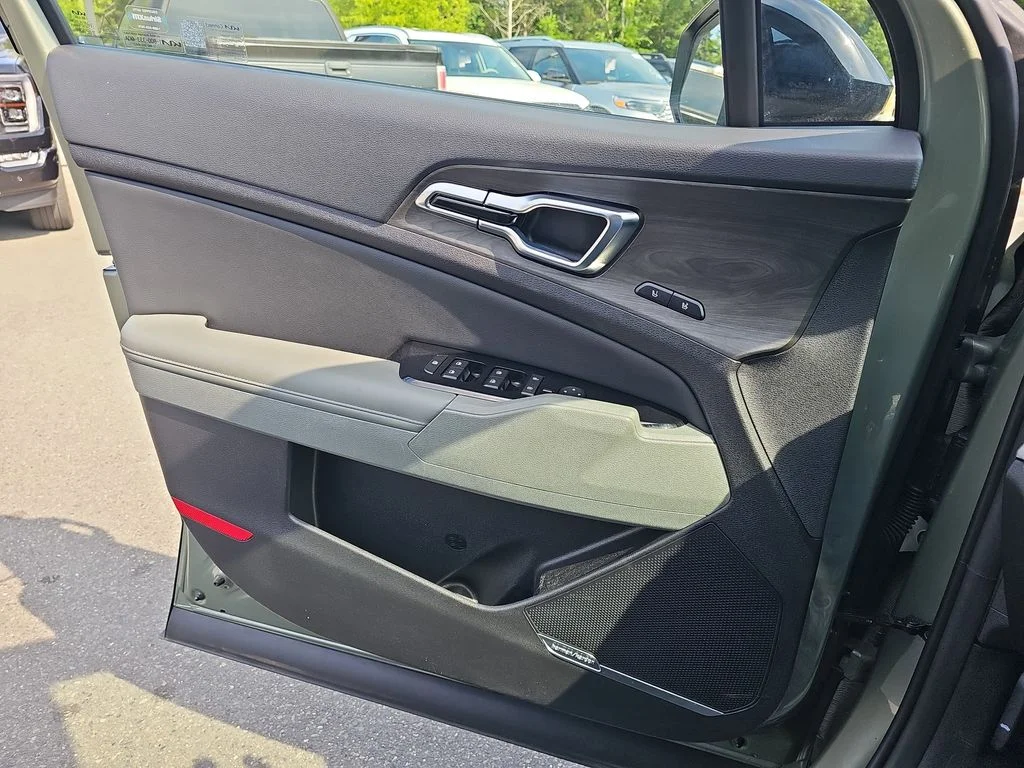 Used 2023 Green Kia X-Pro Prestige image 27