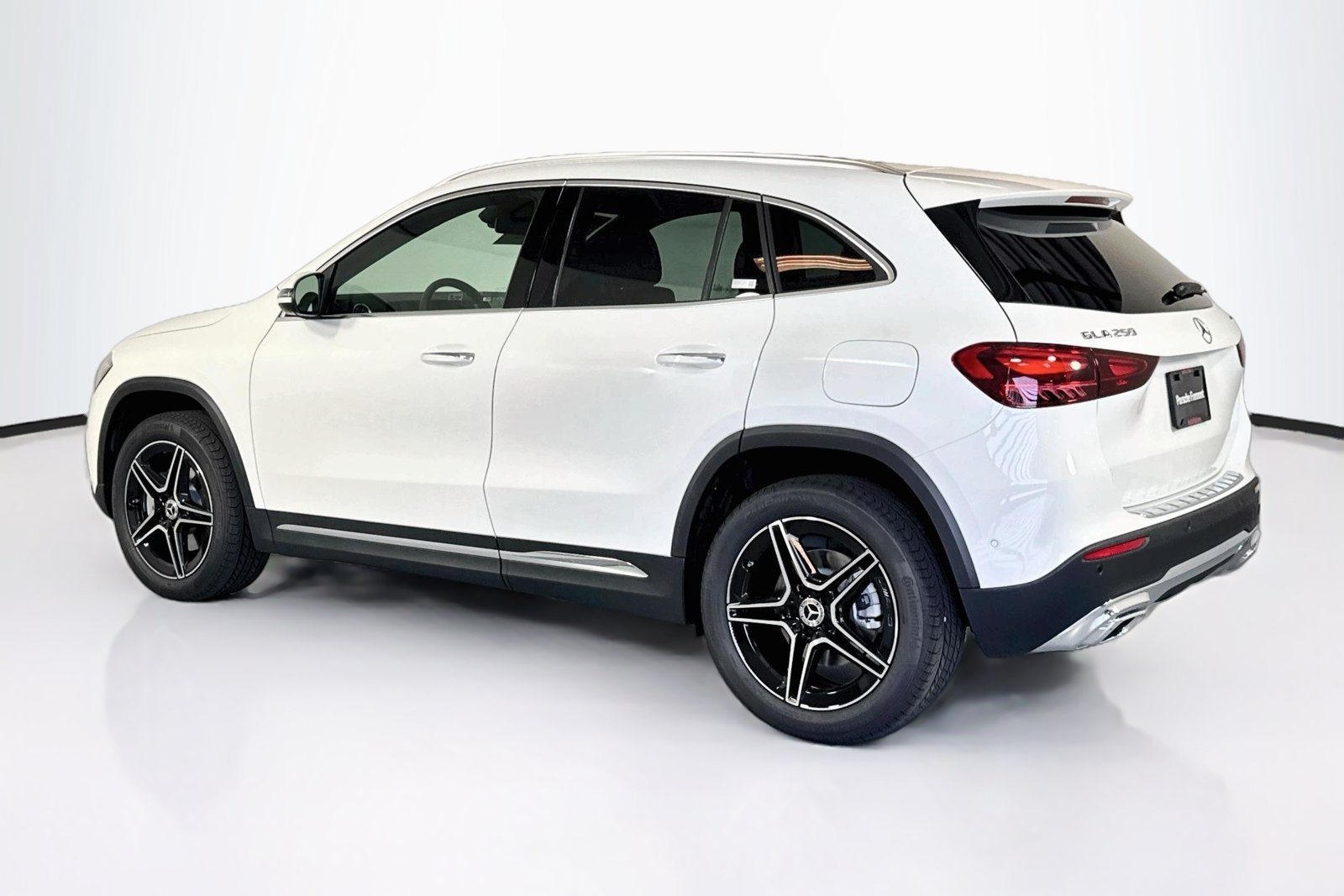 New 2026 Polar White Mercedes-Benz GLA 250 image 7