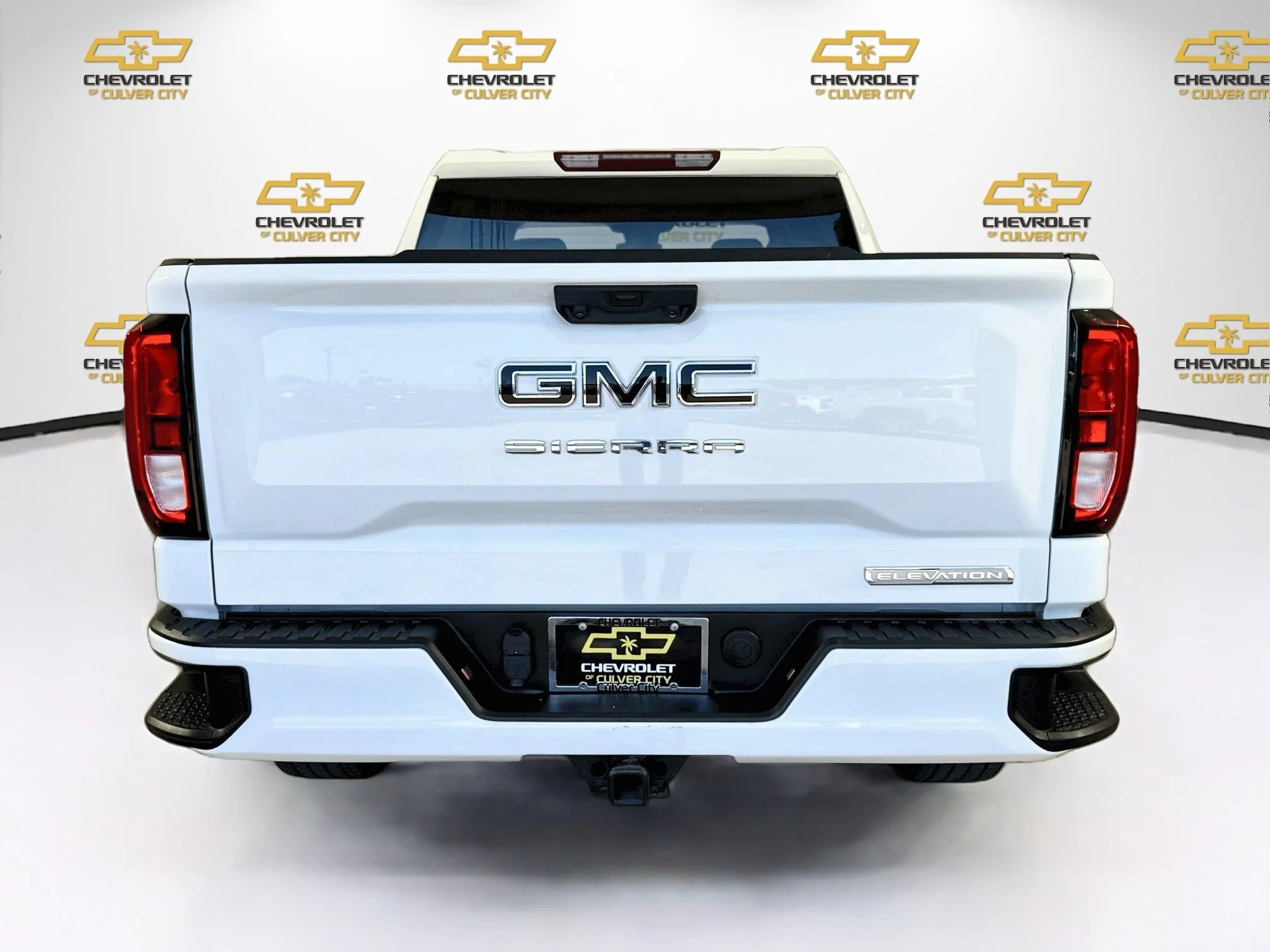 Used 2024 Summit White GMC Elevation image 7