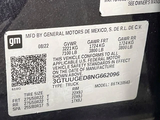 Used 2022 Silver GMC Denali image 31