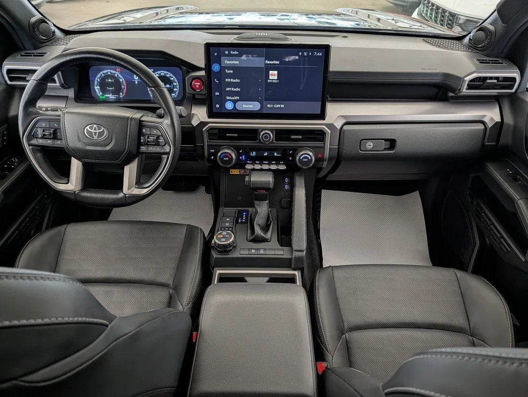 Used 2025  Toyota Hybrid - - 4x4 - 2.4L Turbo I-4 Hybrid - 275 HP - 3rd Row - Blind Spot - Adaptive Cruise & More! image 26