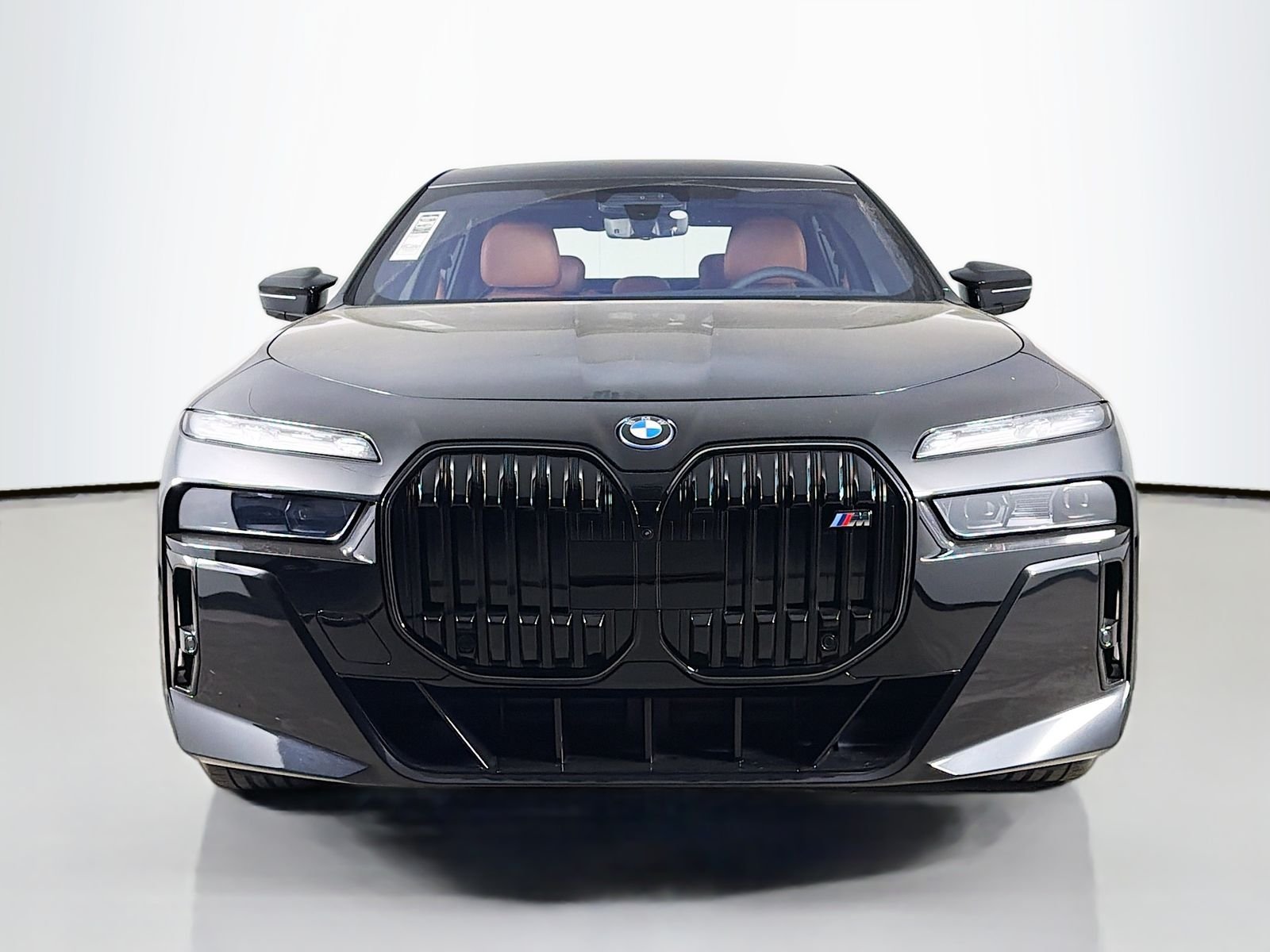New 2026 Black Sapphire Metallic BMW M70 image 2