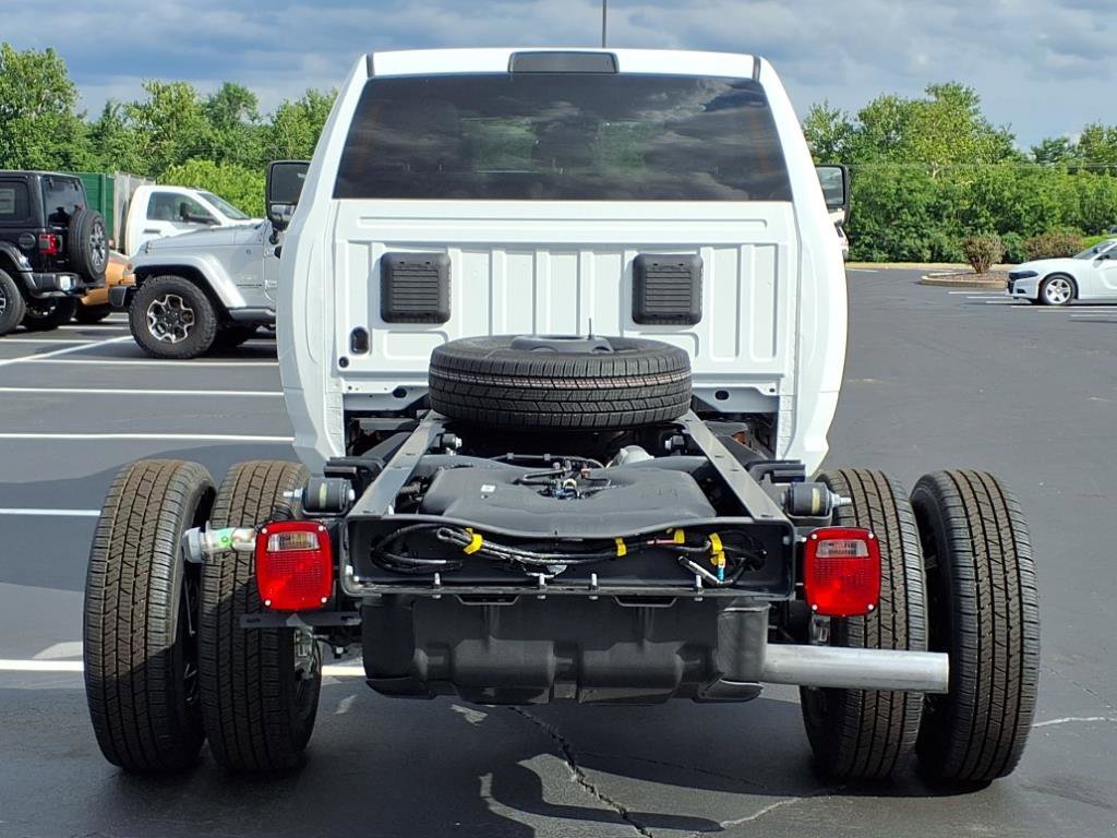 2025 RAM 3500 Chassis Tradesman - Photo 17