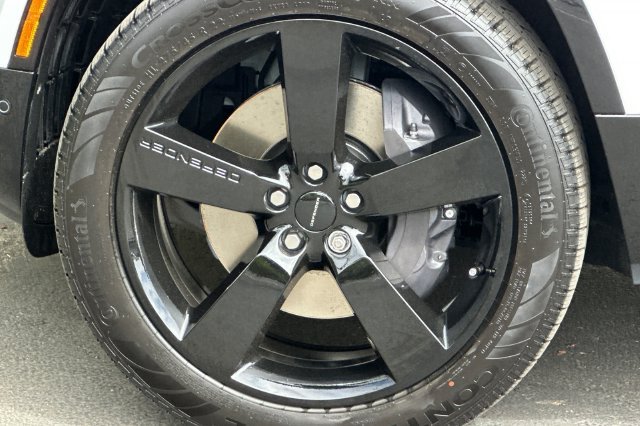 New 2026 Fuji White Land Rover X-Dynamic SE image 24