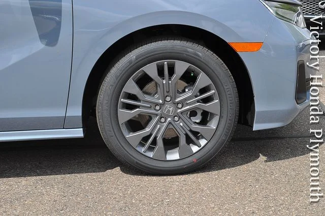 New 2026 Sonic Gray Pearl Honda Touring image 5
