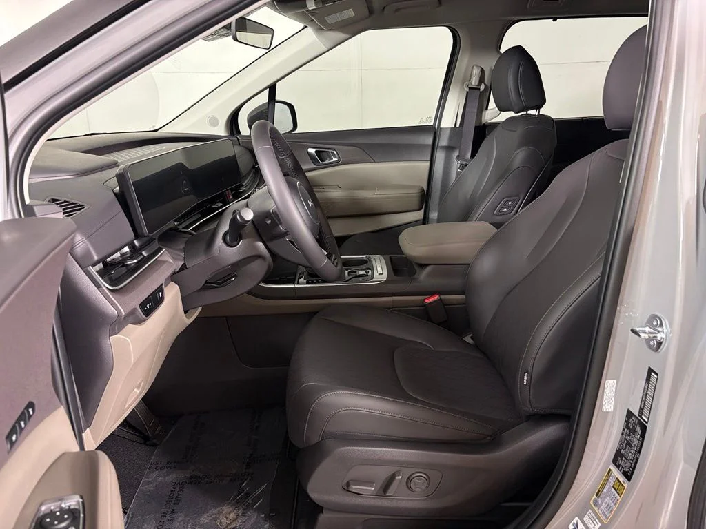 New 2026 Ceramic Silver Kia EX image 16
