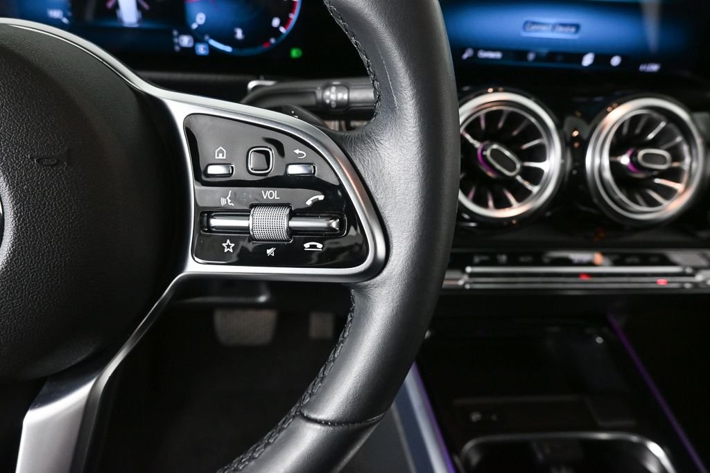 Certified Used 2022 Black Mercedes-Benz GLB 250 image 11