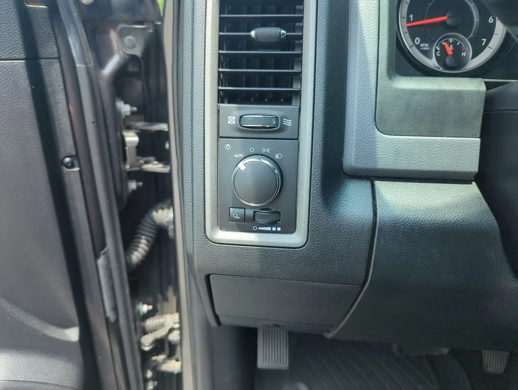 Used 2016 Gray Ram Tradesman image 20