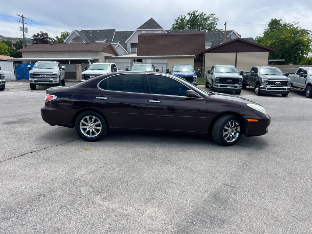Used 2002  Lexus 300 image 3