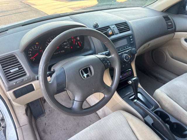 Used 2005 White Honda LX image 14