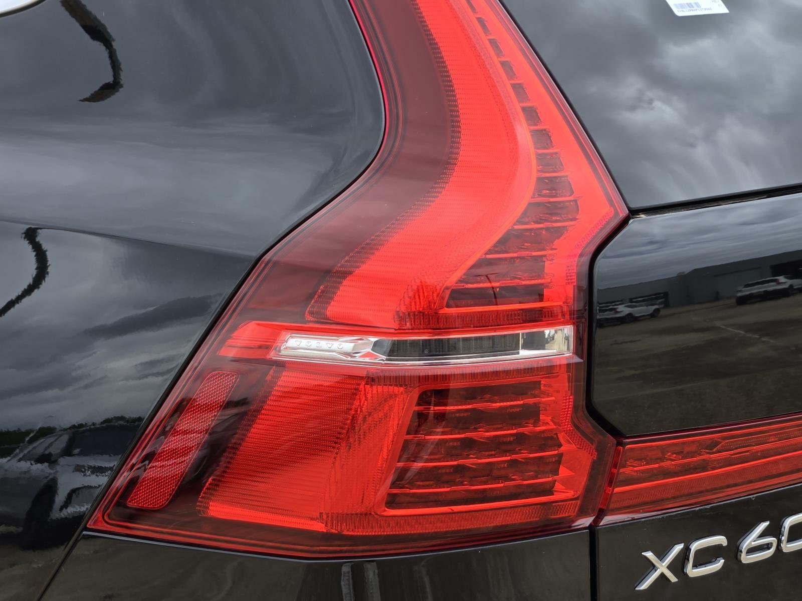 Used 2023 Onyx Black Metallic Volvo Ultimate image 9